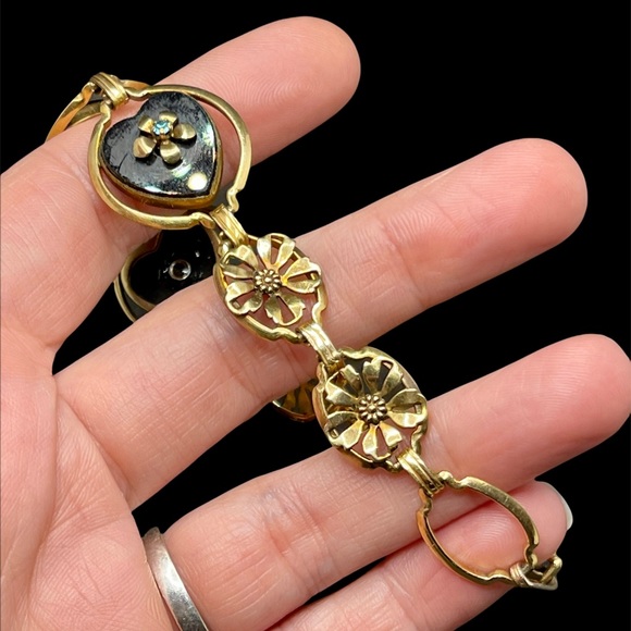 Victorian gold and onyx heart bracelet - Picture 2 of 9